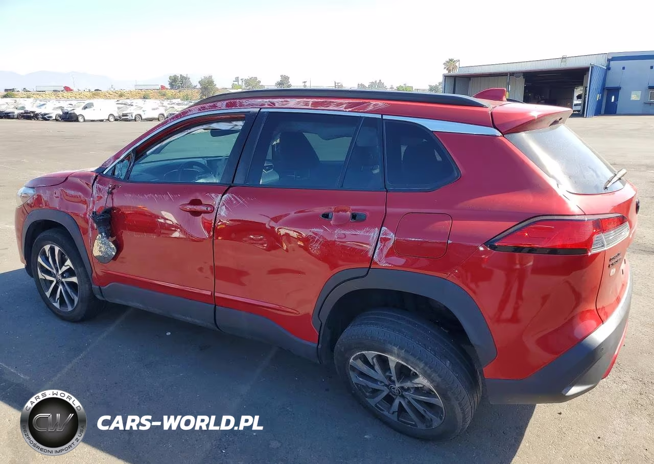 2022 Toyota Corolla Cross Xle VIN:7MUDAAAG0NV011428 - 2