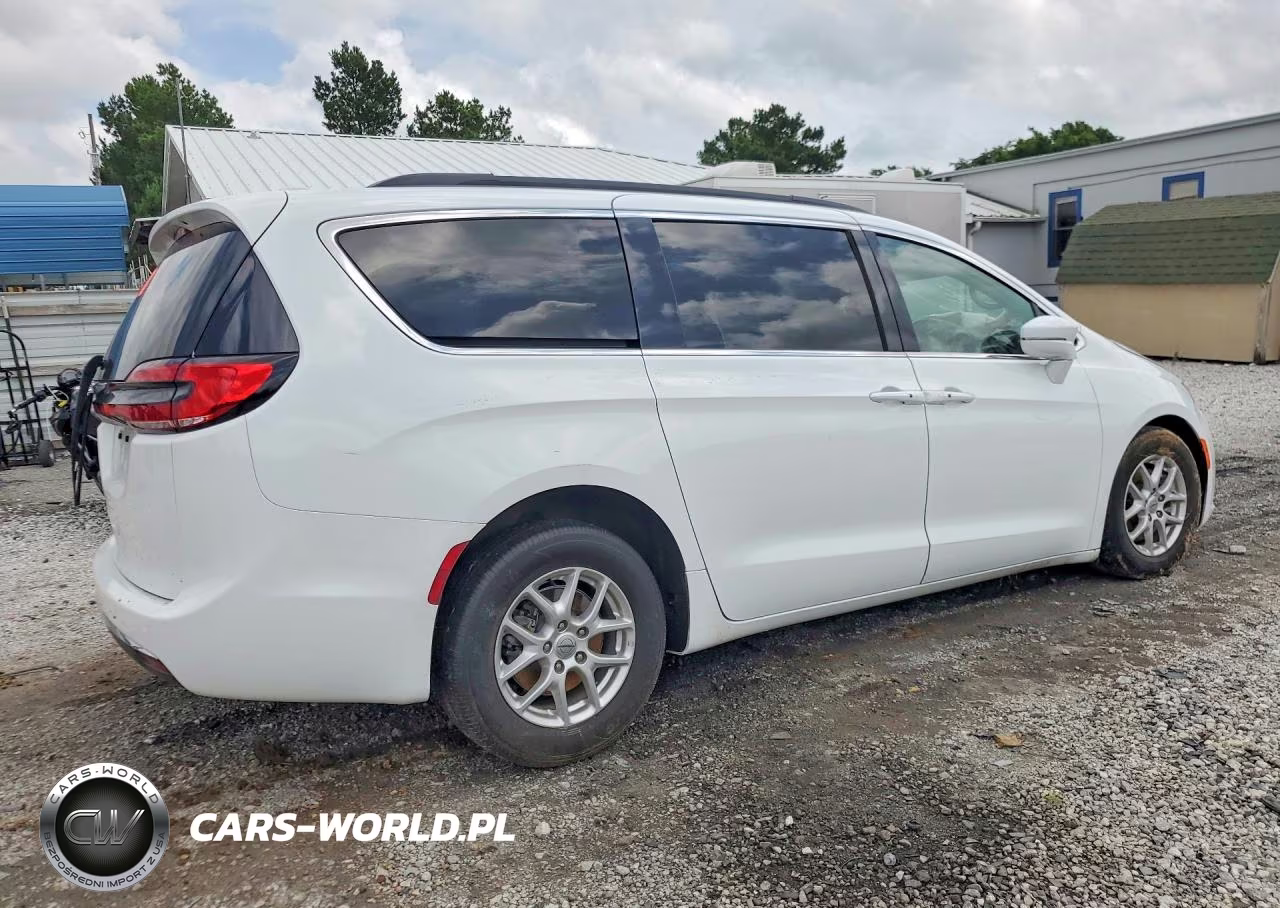2022 Chrysler Pacifica Touring L VIN:2C4RC1BG4NR192275 - 3