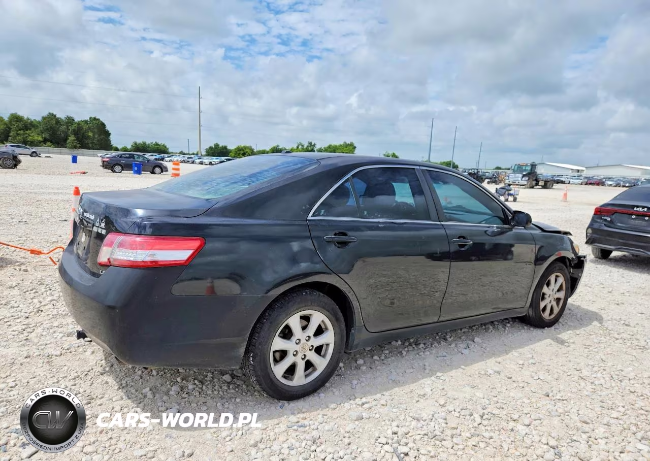 2010 Toyota Camry Le VIN:4T1BF3EK2AU083021 - 3