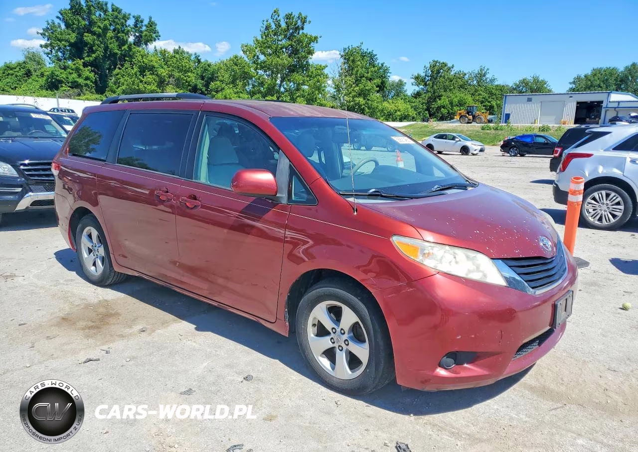 2012 Toyota Sienna Le VIN:5TDKK3DC1CS202193 - 4