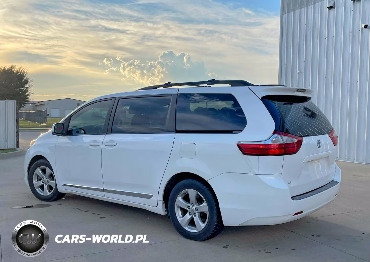 2015 Toyota Sienna Le VIN:5TDKK3DC3FS547083 - 3