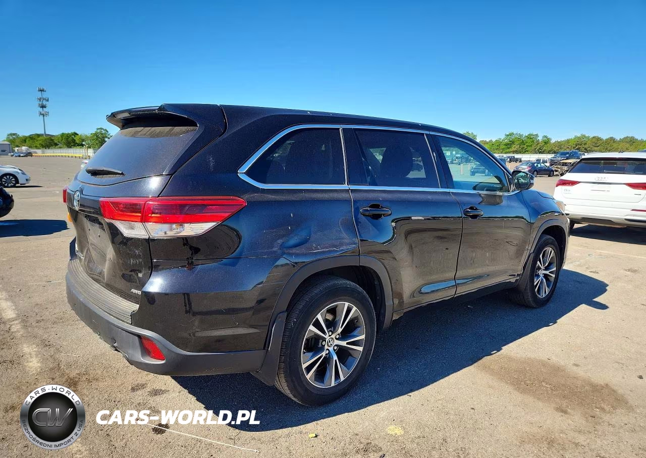 2017 Toyota Highlander Le VIN:5TDBZRFH7HS377286 - 3
