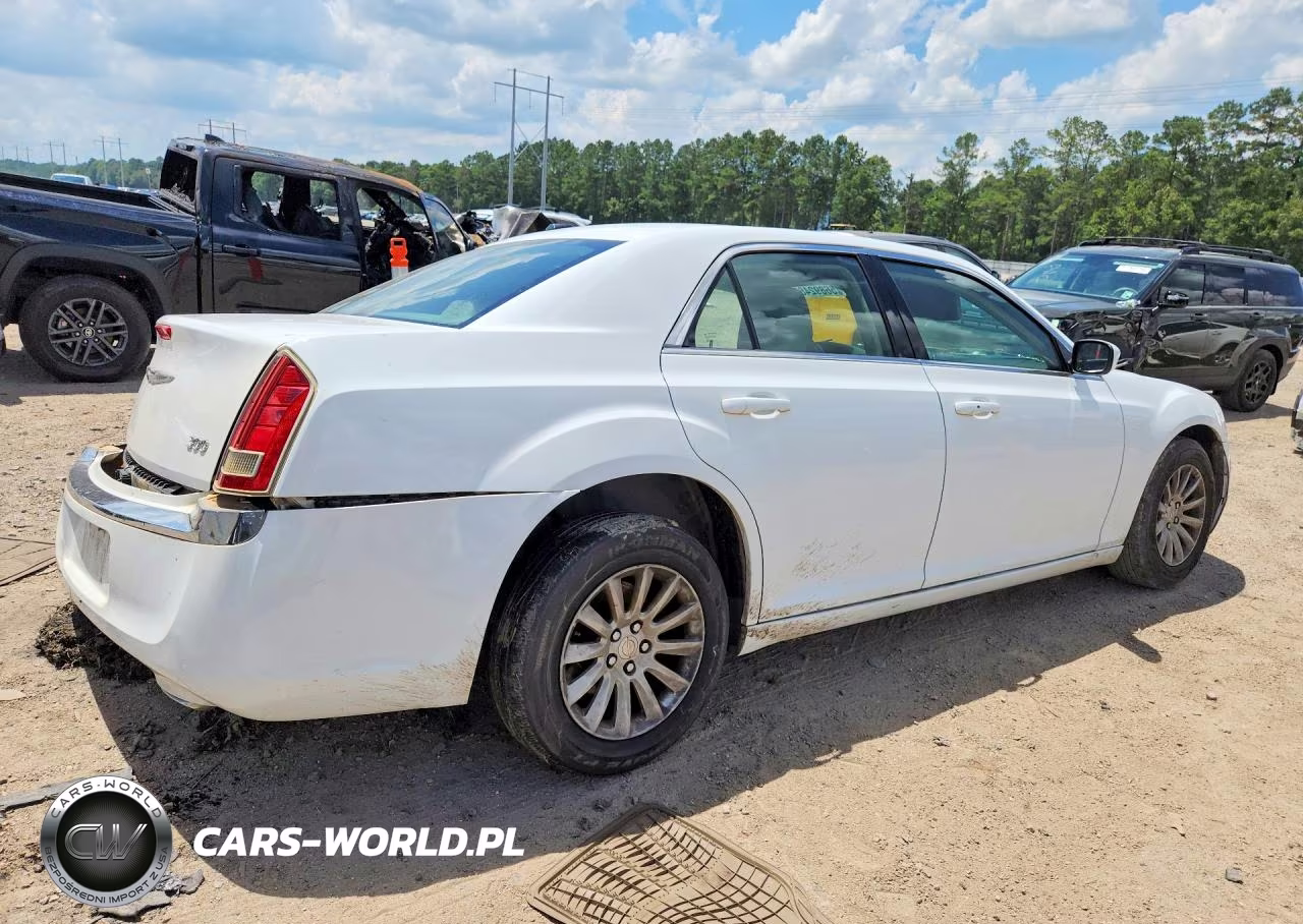 2014 Chrysler 300 VIN:2C3CCAAG0EH354646 - 3
