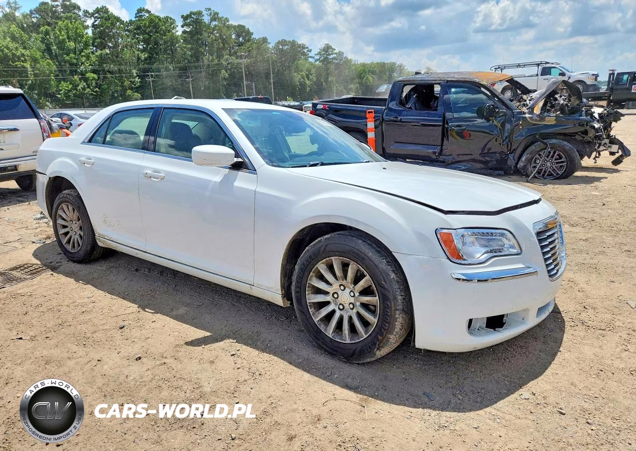 2014 Chrysler 300 VIN:2C3CCAAG0EH354646 - 4