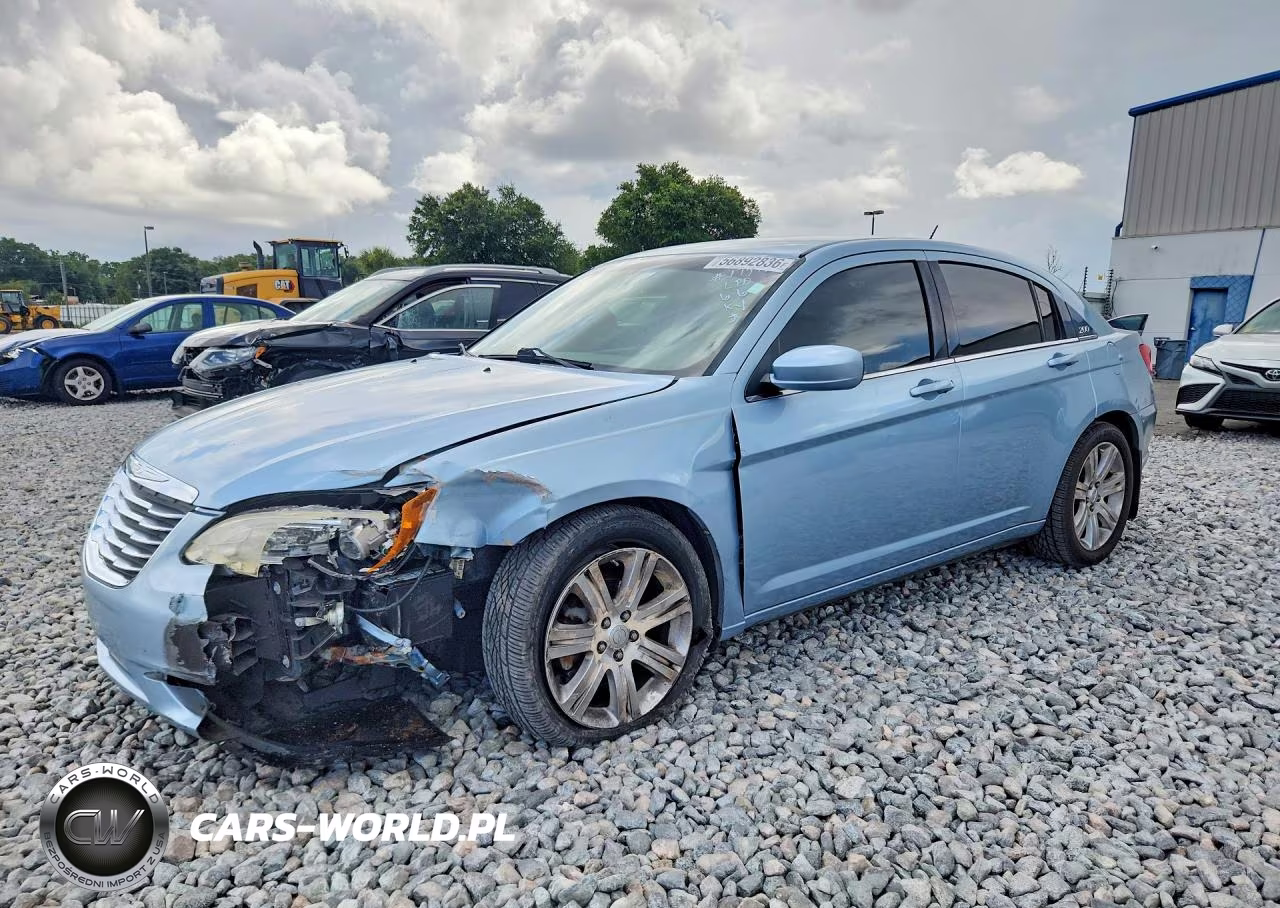 2013 Chrysler 200 Touring – zdjęcie 1 z 12