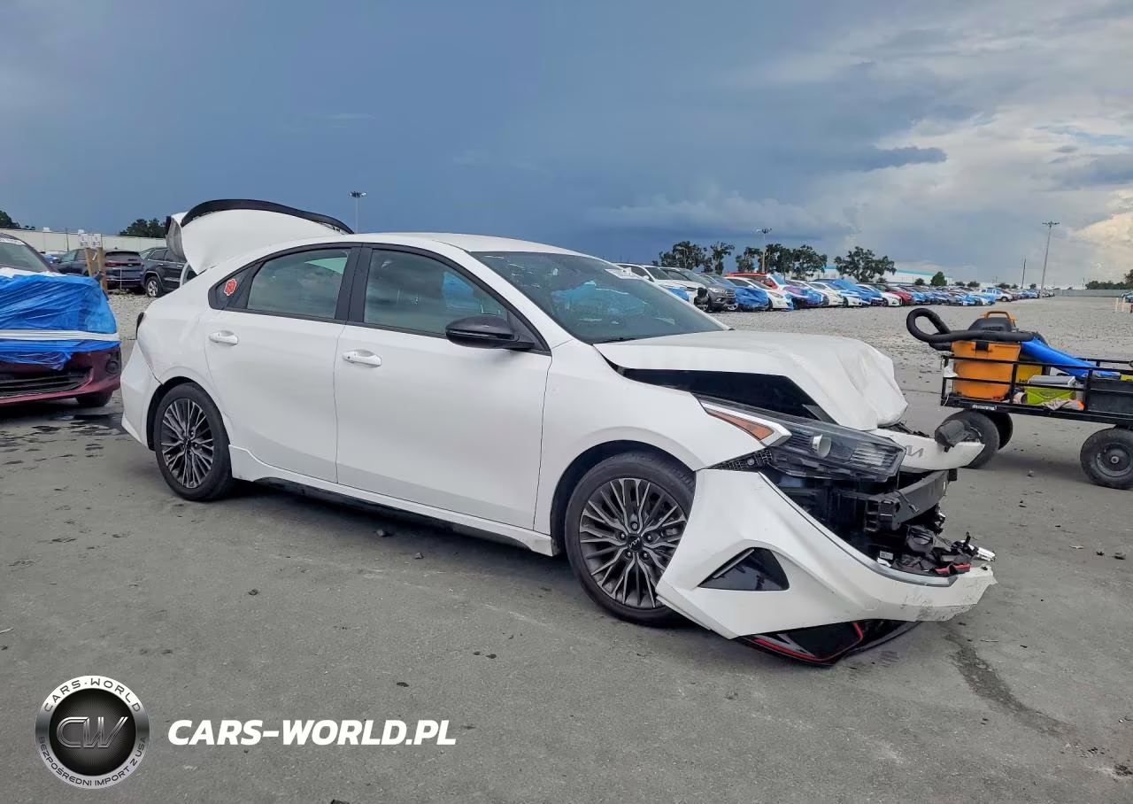 2023 Kia Forte Gt Line VIN:3KPF54AD3PE667621 - 4