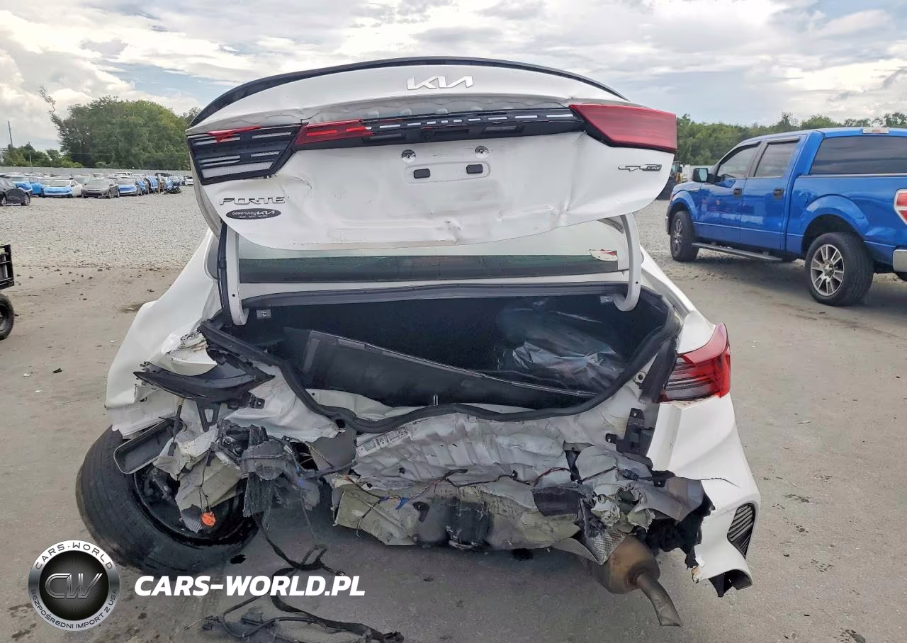2023 Kia Forte Gt Line VIN:3KPF54AD3PE667621 - 6