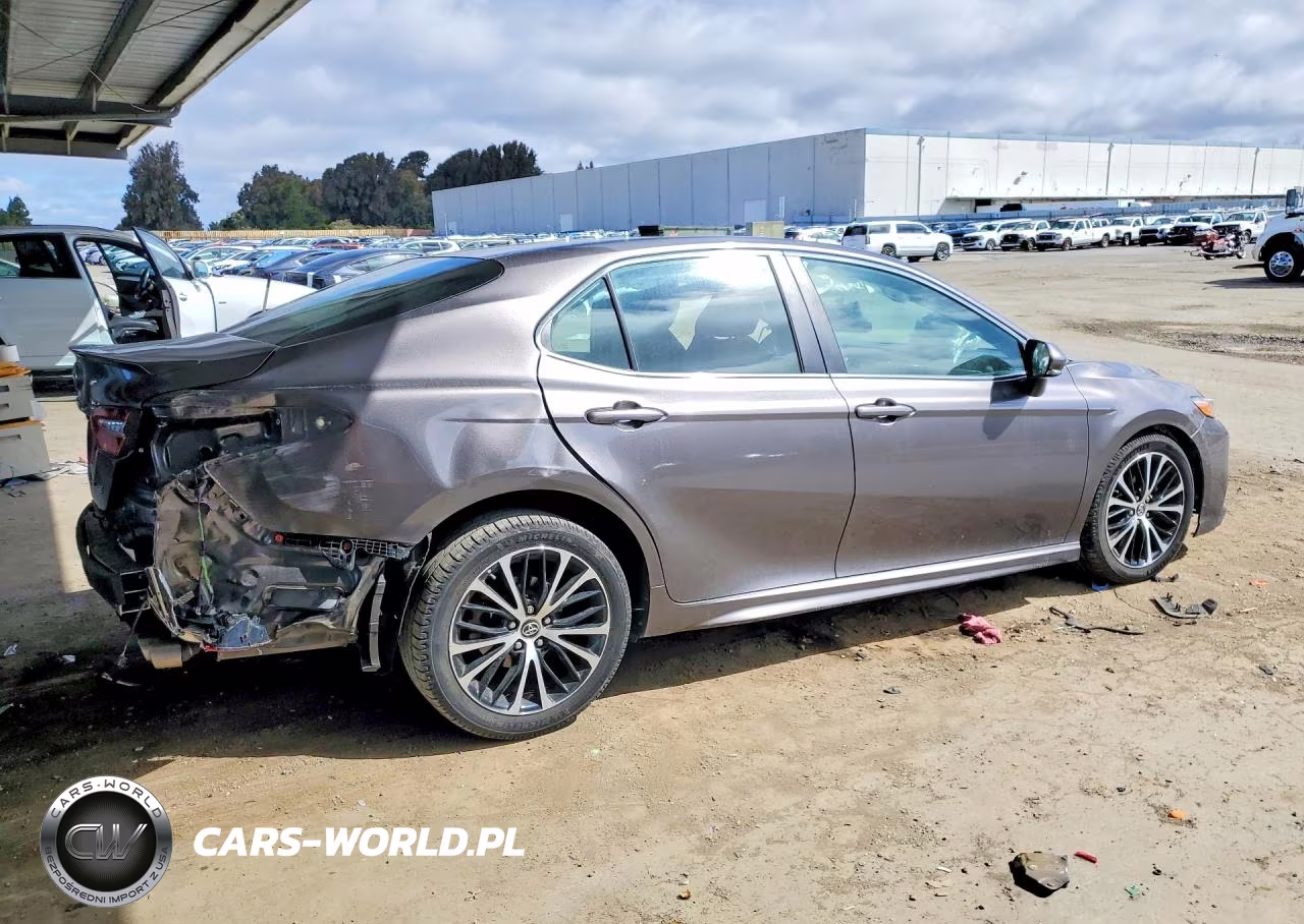 2018 Toyota Camry Se VIN:4T1B11HK2JU157892 - 3