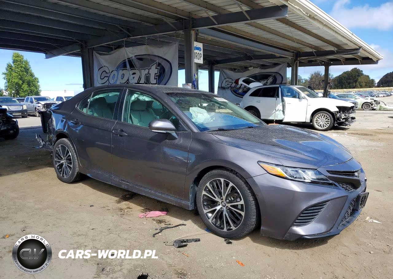 2018 Toyota Camry Se VIN:4T1B11HK2JU157892 - 4