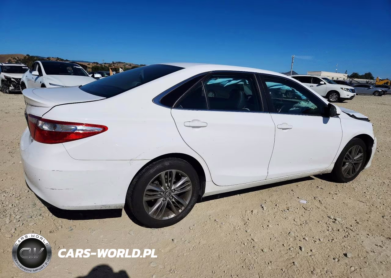 2016 Toyota Camry Se VIN:4T1BF1FK2GU210202 - 3