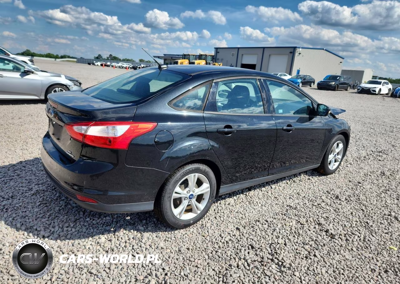 2014 Ford Focus Se VIN:1FADP3F25EL396803 - 3