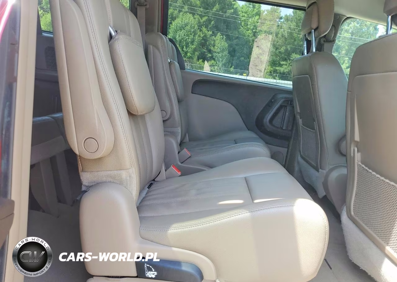 2014 Chrysler Town & Country Touring VIN:2C4RC1BG1ER220940 - 11