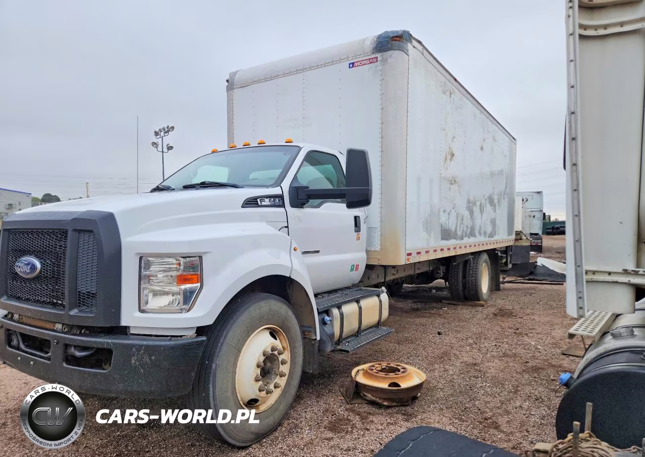 2018 Ford F650 Super Duty Box Truck