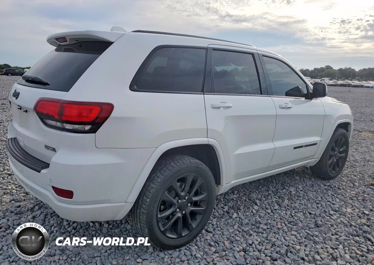 2020 Jeep Grand Cherokee Laredo VIN:1C4RJFAG1LC379242 - 3