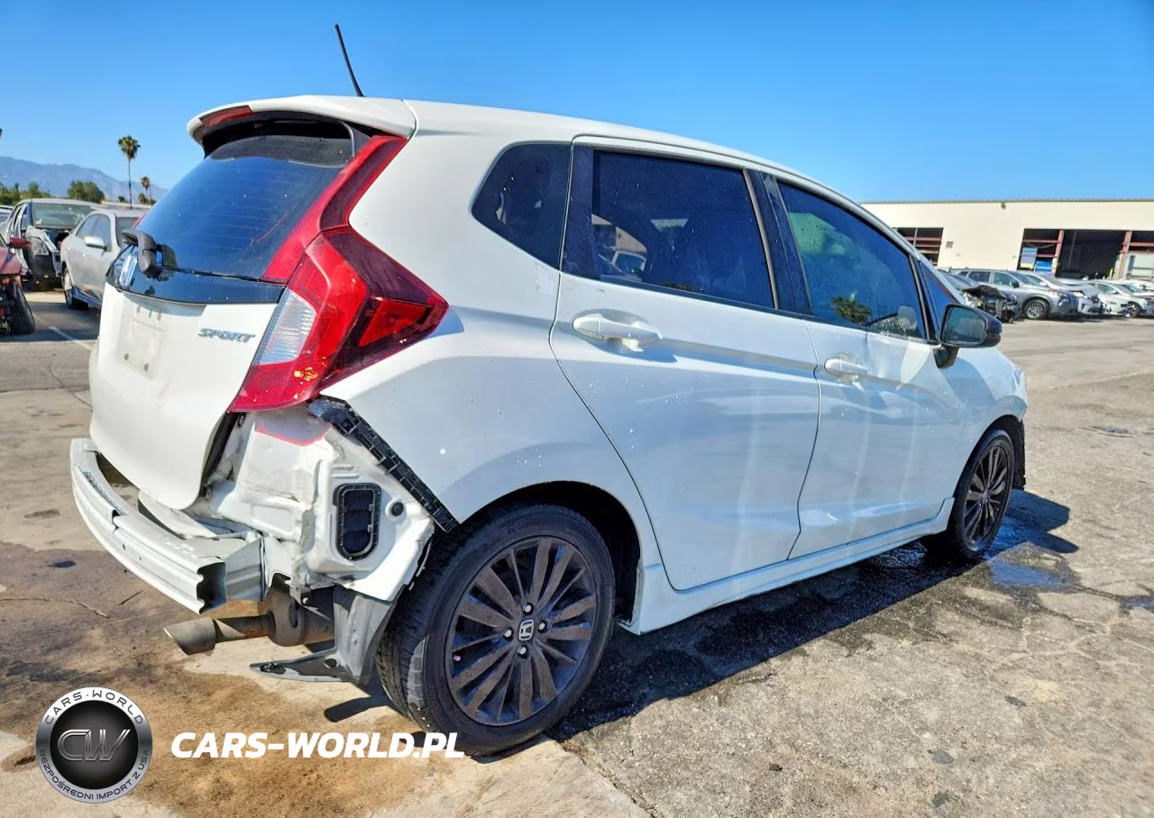 2018 Honda Fit Sport VIN:3HGGK5H61JM700253 - 3