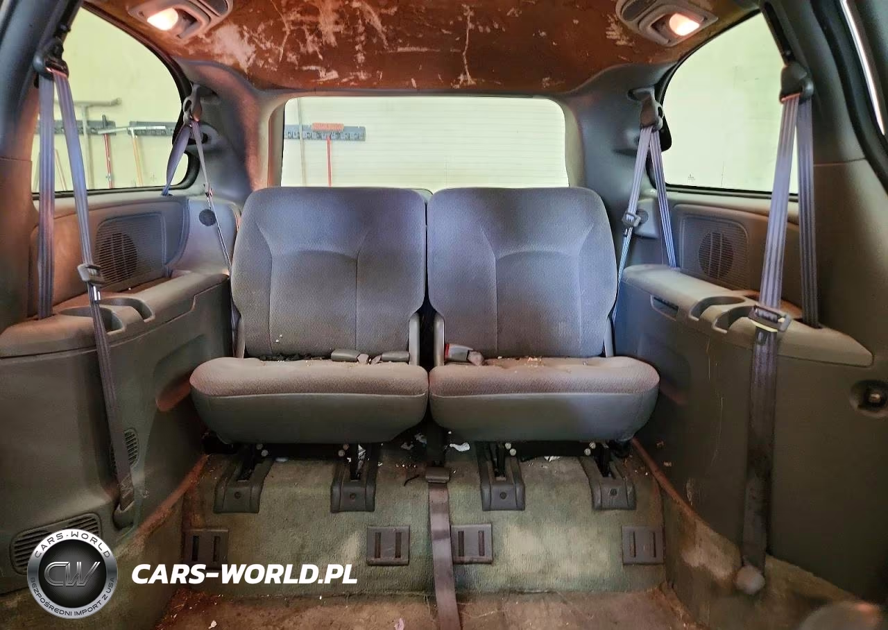 2004 Chrysler Town & Country Touring VIN:2C4GP54L14R611761 - 10