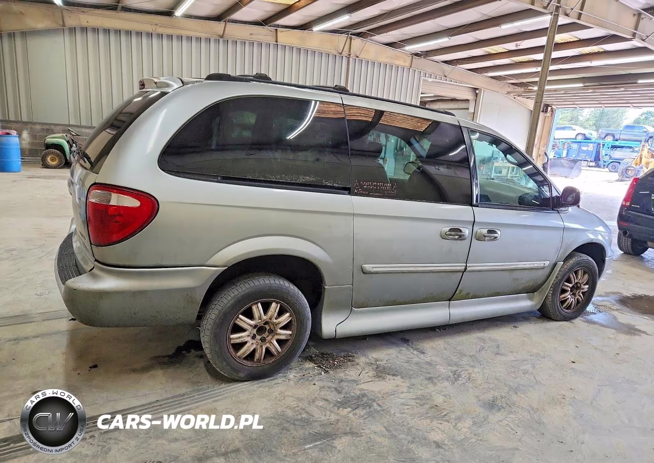 2004 Chrysler Town & Country Touring VIN:2C4GP54L14R611761 - 3