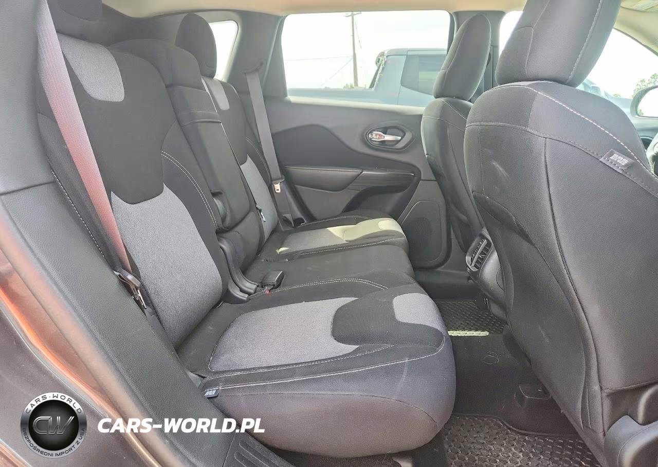 2014 Jeep Cherokee Latitude VIN:1C4PJMCS5EW197431 - 11