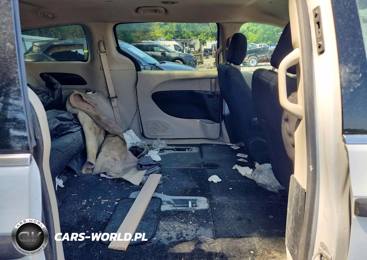 2019 Chrysler Pacifica L VIN:2C4RC1AG1KR531782 - 11