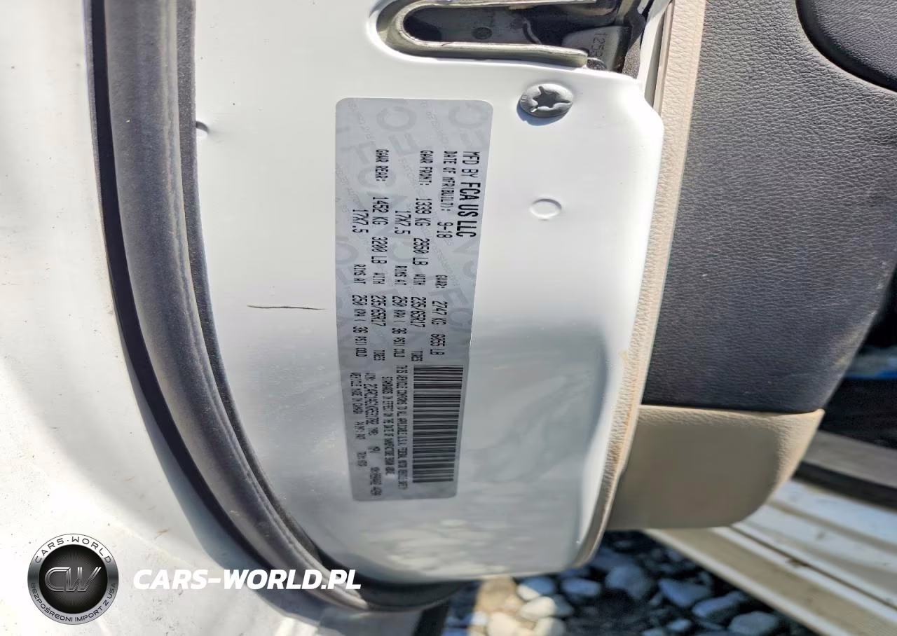 2019 Chrysler Pacifica L VIN:2C4RC1AG1KR531782 - 13