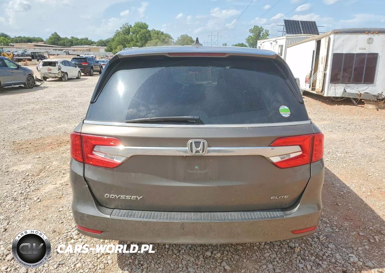 2018 Honda Odyssey Elite VIN:5FNRL6H92JB089058 - 6