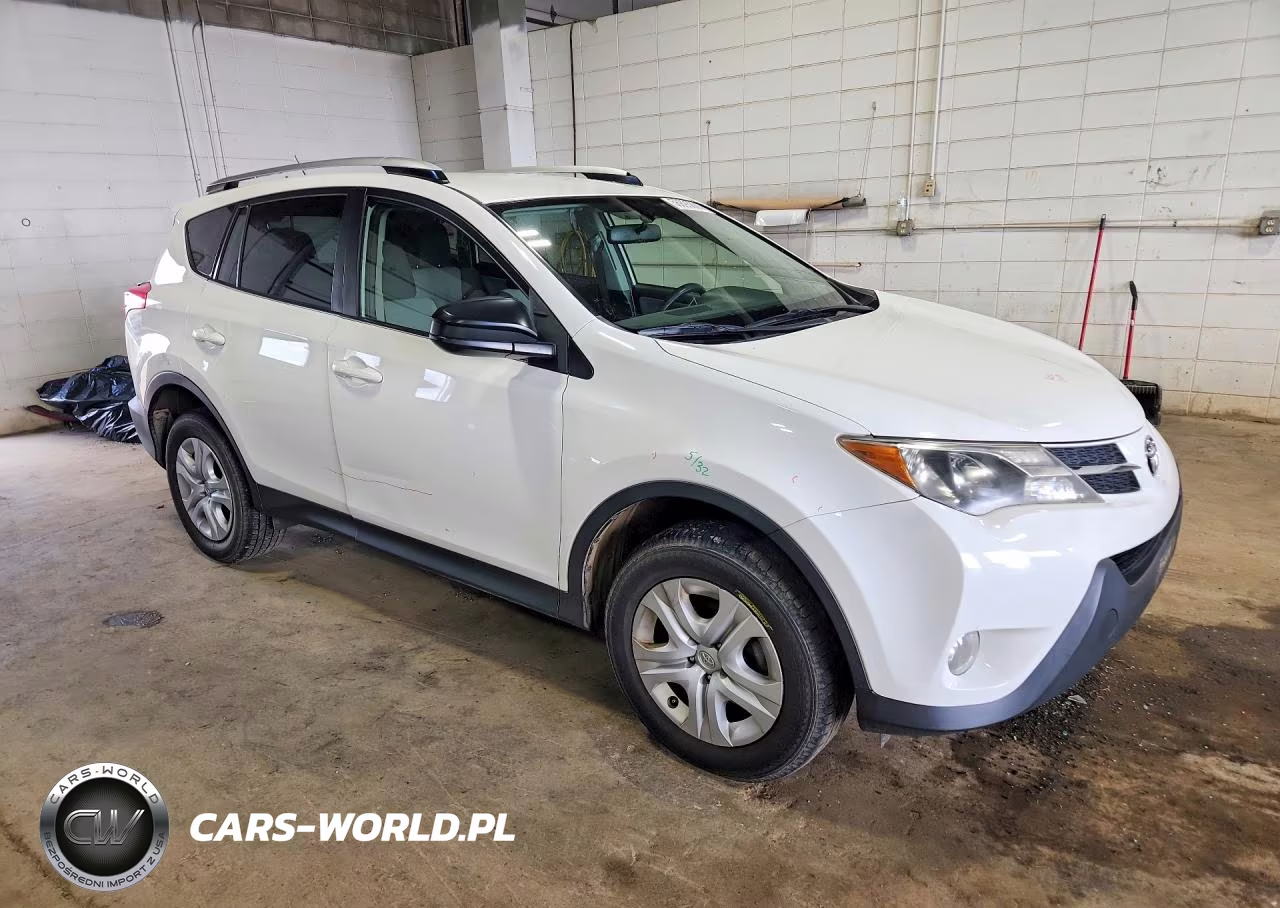 2015 Toyota Rav4 Le VIN:JTMBFREV2FJ050482 - 4