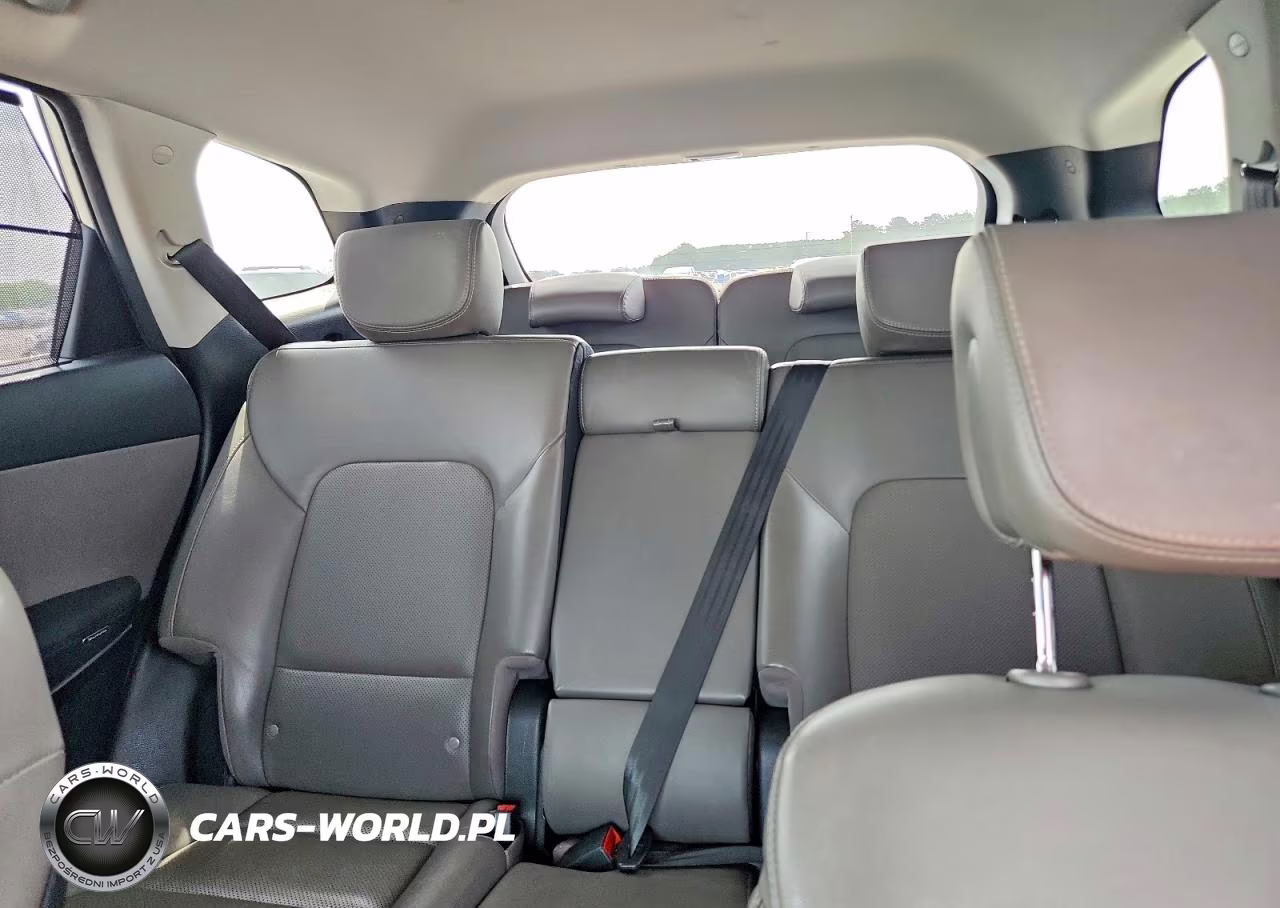 2018 Hyundai Santa Fe Se VIN:KM8SN4HF0JU266277 - 10