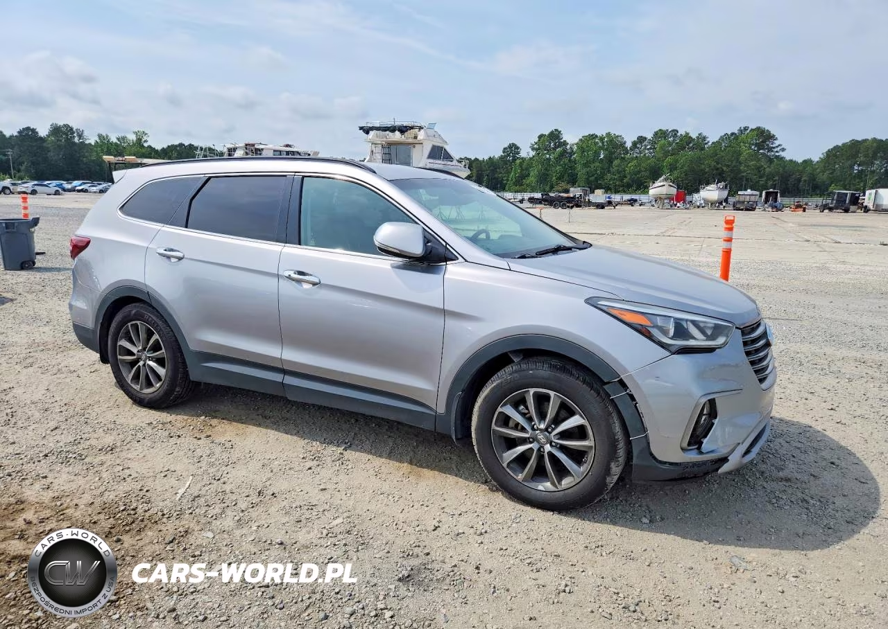2018 Hyundai Santa Fe Se VIN:KM8SN4HF0JU266277 - 4