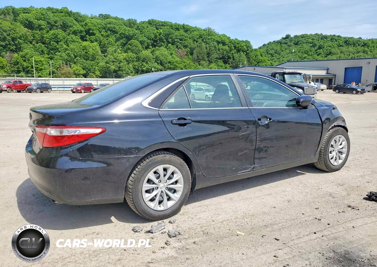 2016 Toyota Camry Le VIN:4T4BF1FK3GR565465 - 3