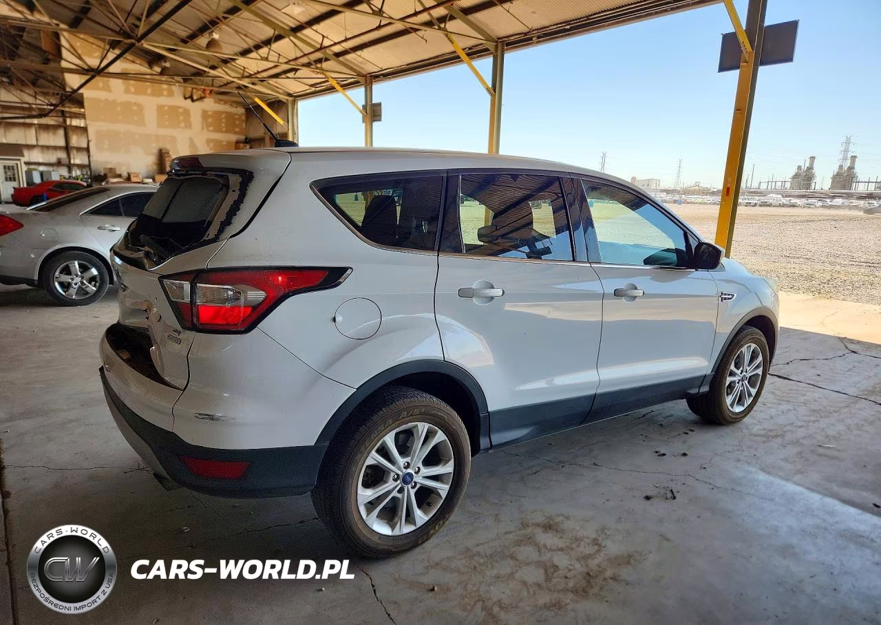2017 Ford Escape Se VIN:1FMCU0GD2HUD67329 - 3