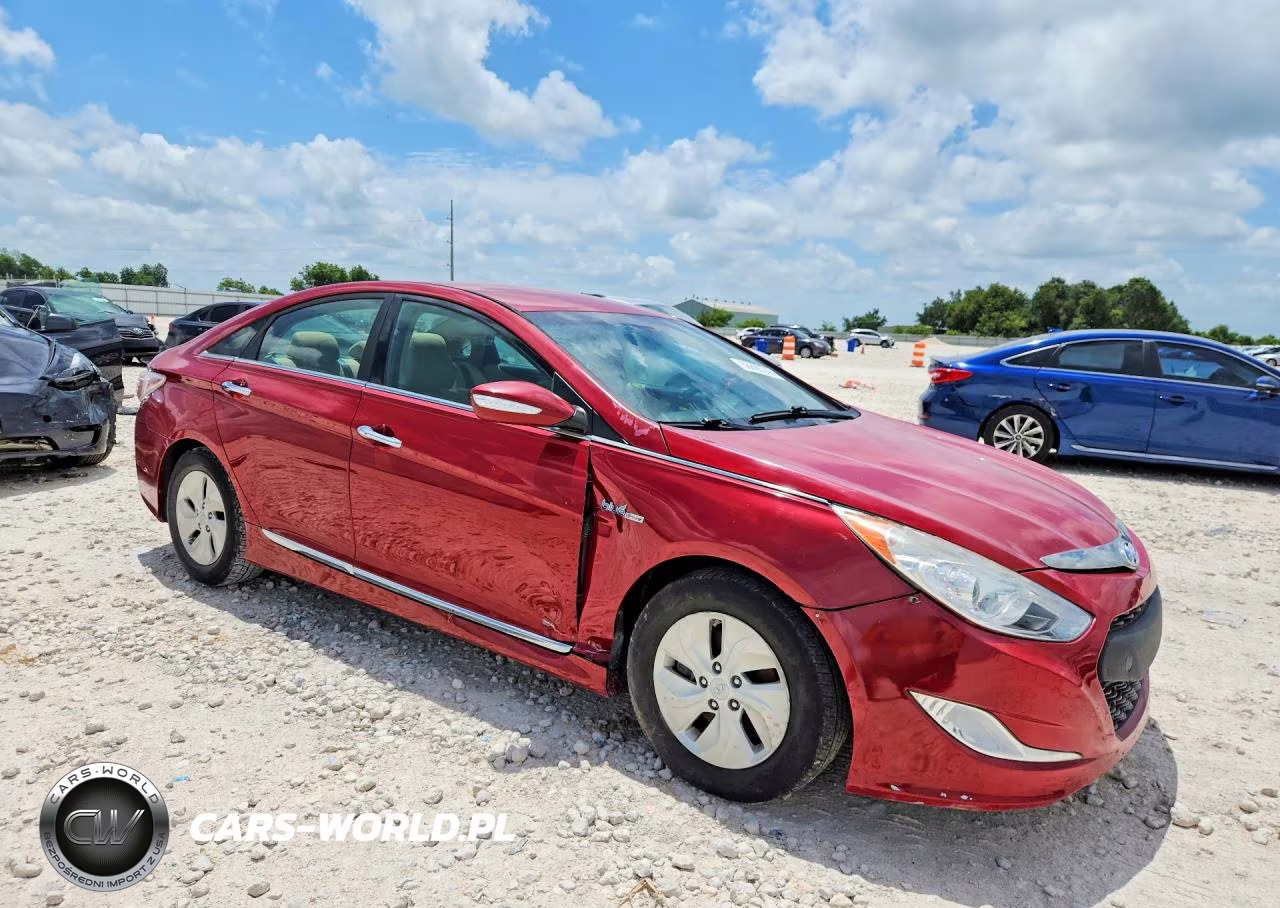 2013 Hyundai Sonata Hybrid VIN:KMHEC4A4XDA066850 - 4