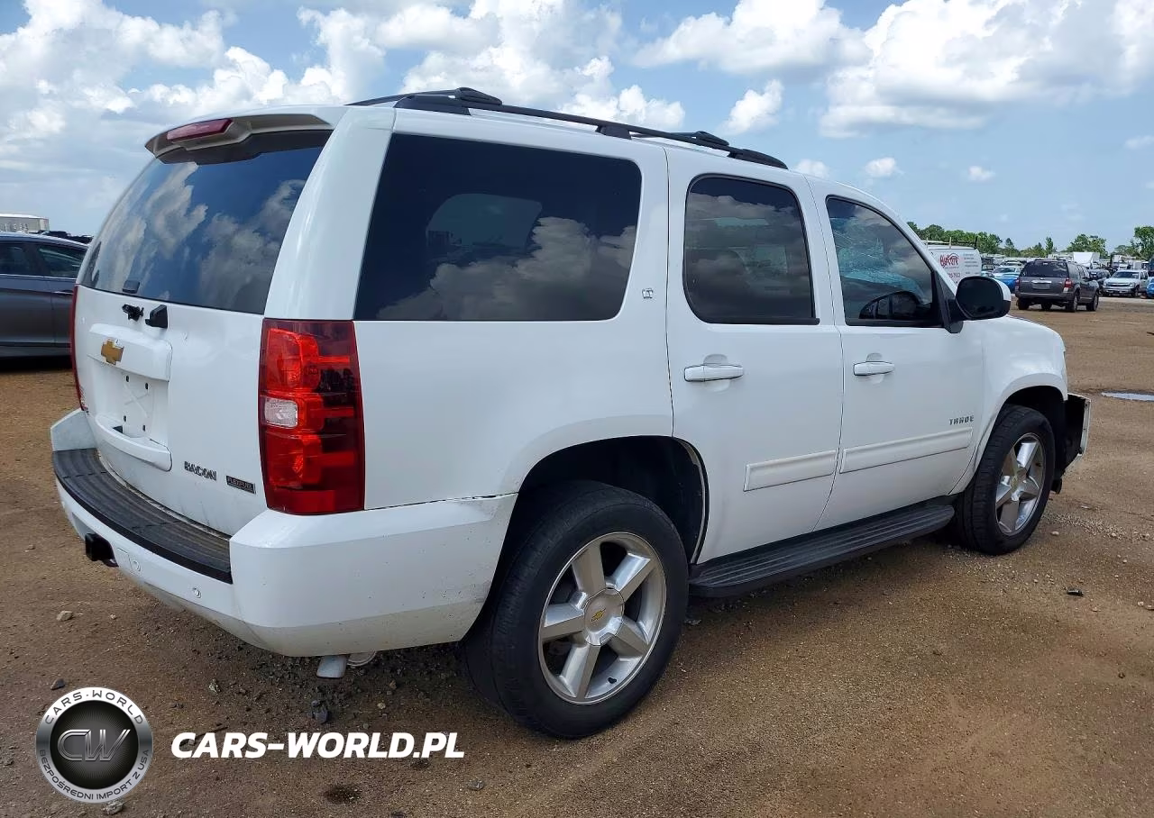 2012 Chevrolet Tahoe C1500 Lt VIN:1GNSCBE09CR117037 - 3