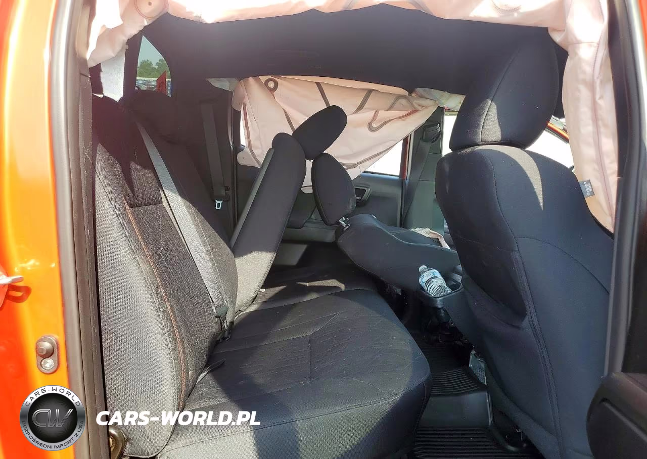 2018 Toyota Tacoma Trd Sport VIN:3TMCZ5AN2JM152516 - 10