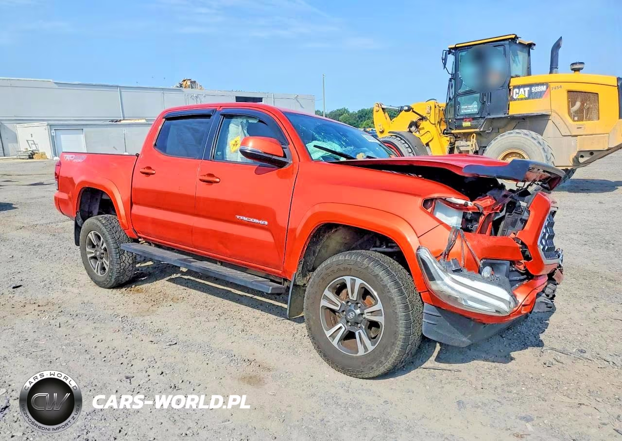 2018 Toyota Tacoma Trd Sport VIN:3TMCZ5AN2JM152516 - 4