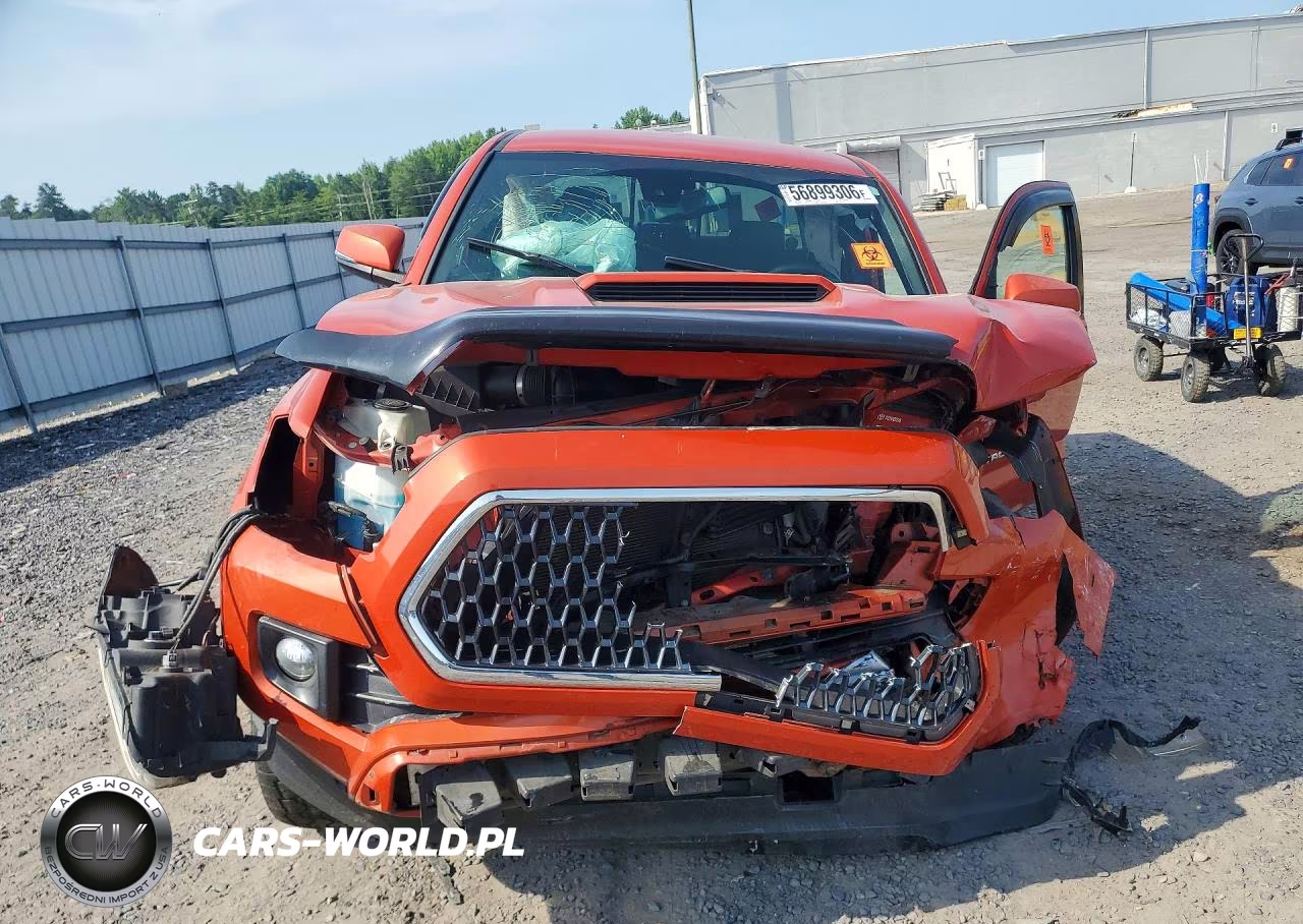 2018 Toyota Tacoma Trd Sport VIN:3TMCZ5AN2JM152516 - 5