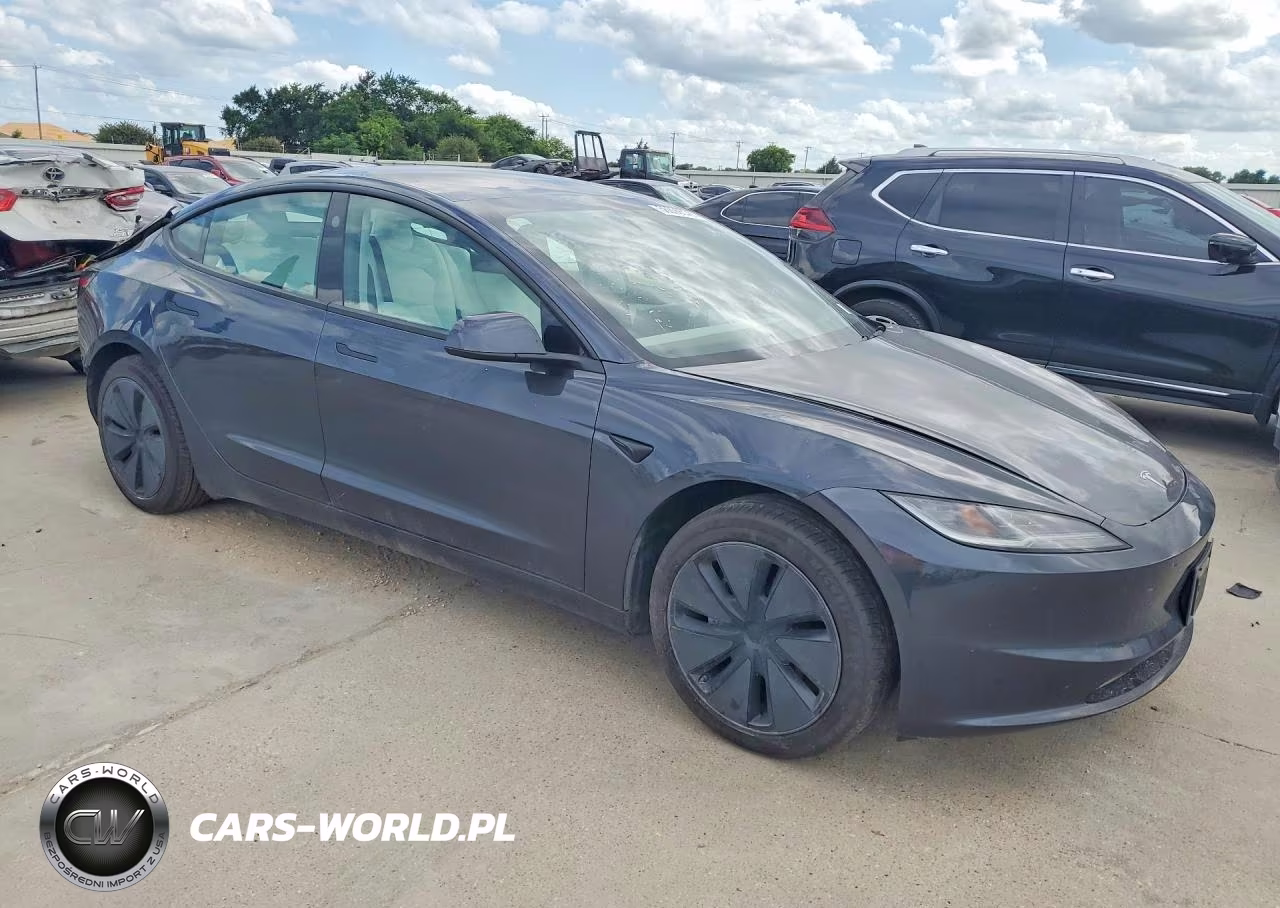 2025 Tesla Model 3 VIN:5YJ3E1EA5SF967911 - 4