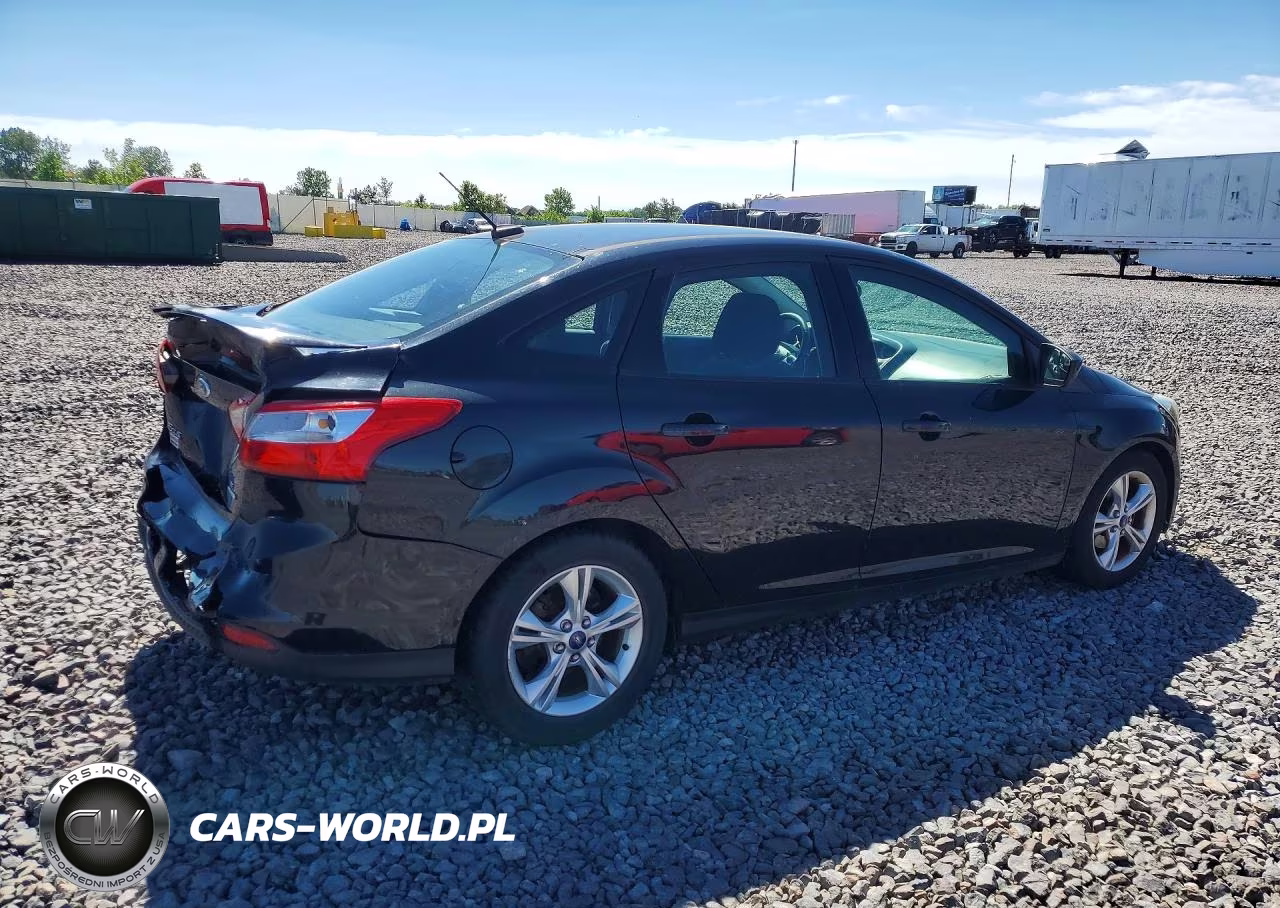 2012 Ford Focus Se VIN:1FAHP3F23CL457208 - 3