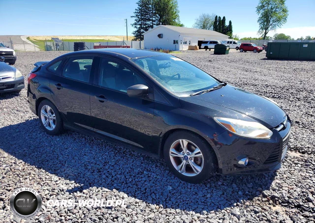 2012 Ford Focus Se VIN:1FAHP3F23CL457208 - 4