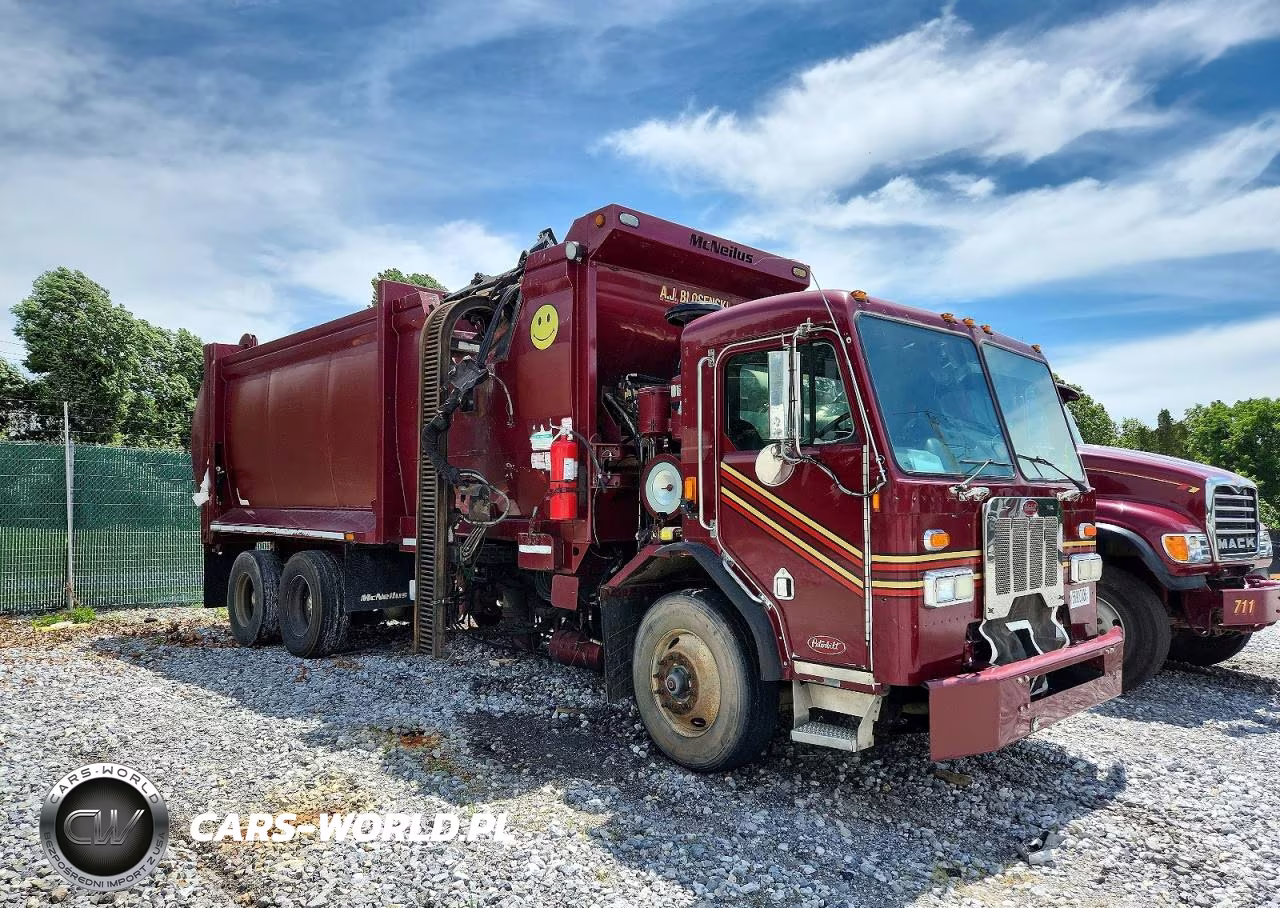 2013 Peterbilt 320 Refuse Truck – zdjęcie 1 z 10