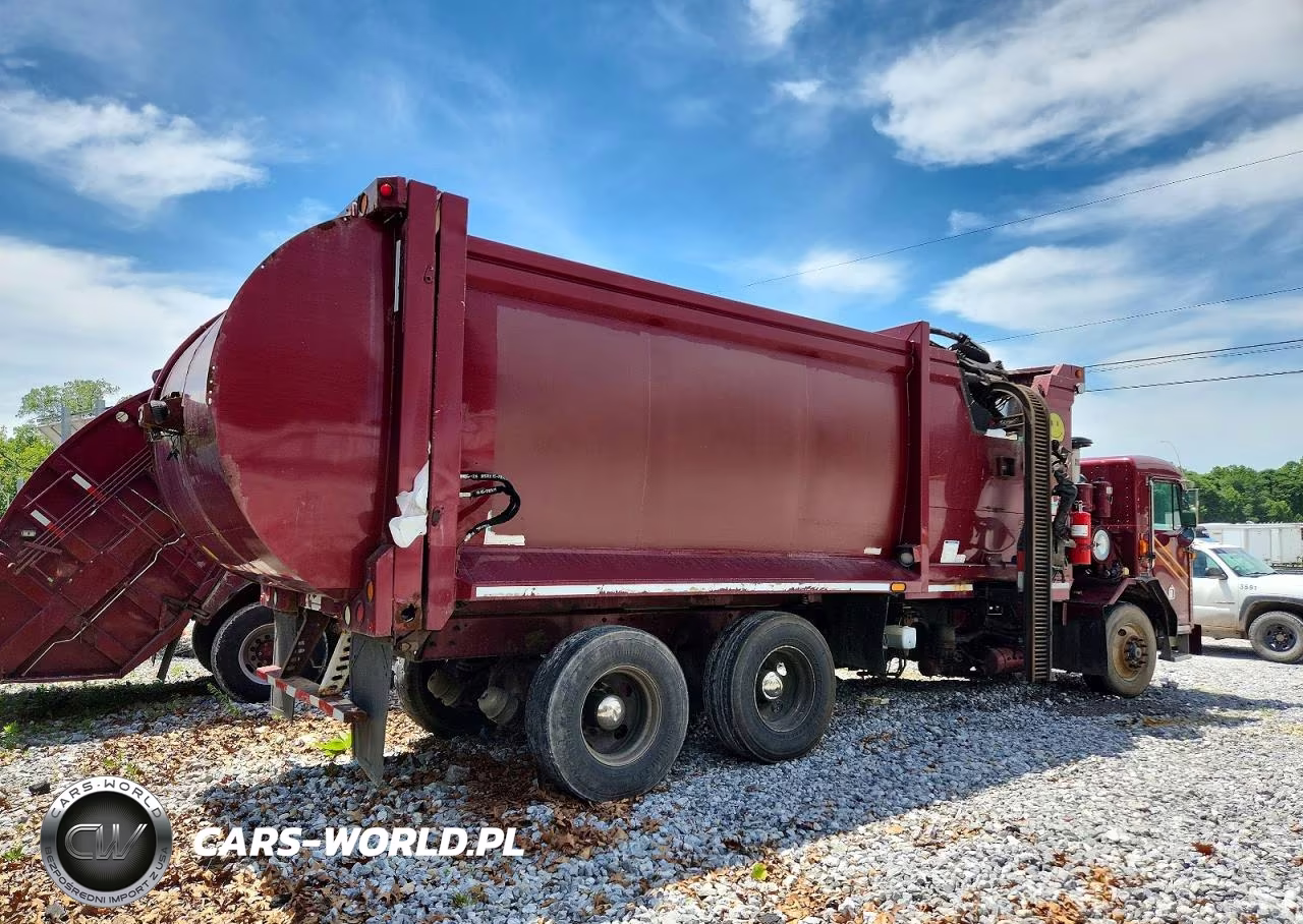 2013 Peterbilt 320 Refuse Truck VIN:3BPZL70X1DF176292 - 4