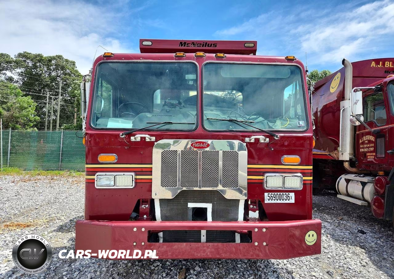 2013 Peterbilt 320 Refuse Truck VIN:3BPZL70X1DF176292 - 7