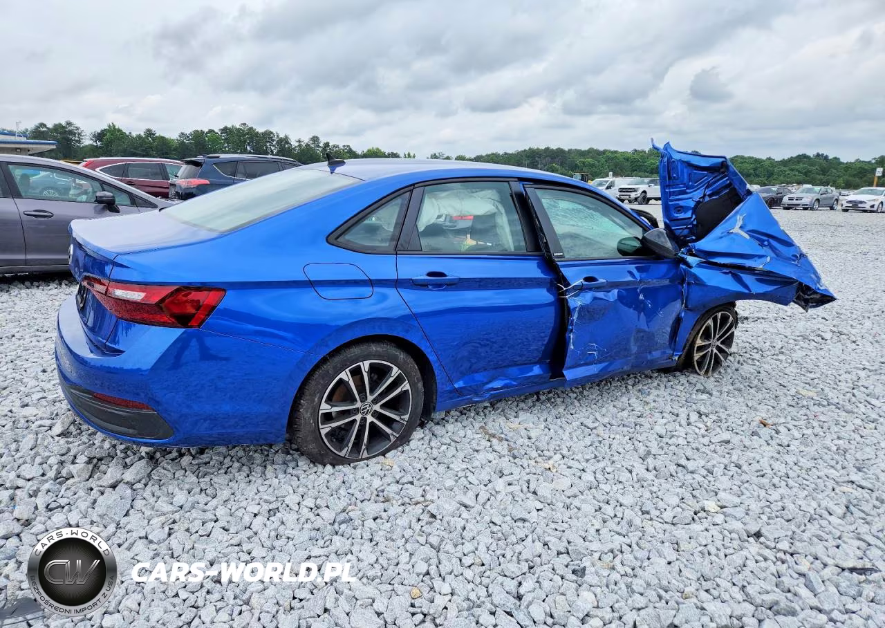 2024 Volkswagen Jetta Sport VIN:3VWBM7BU1RM041895 - 3