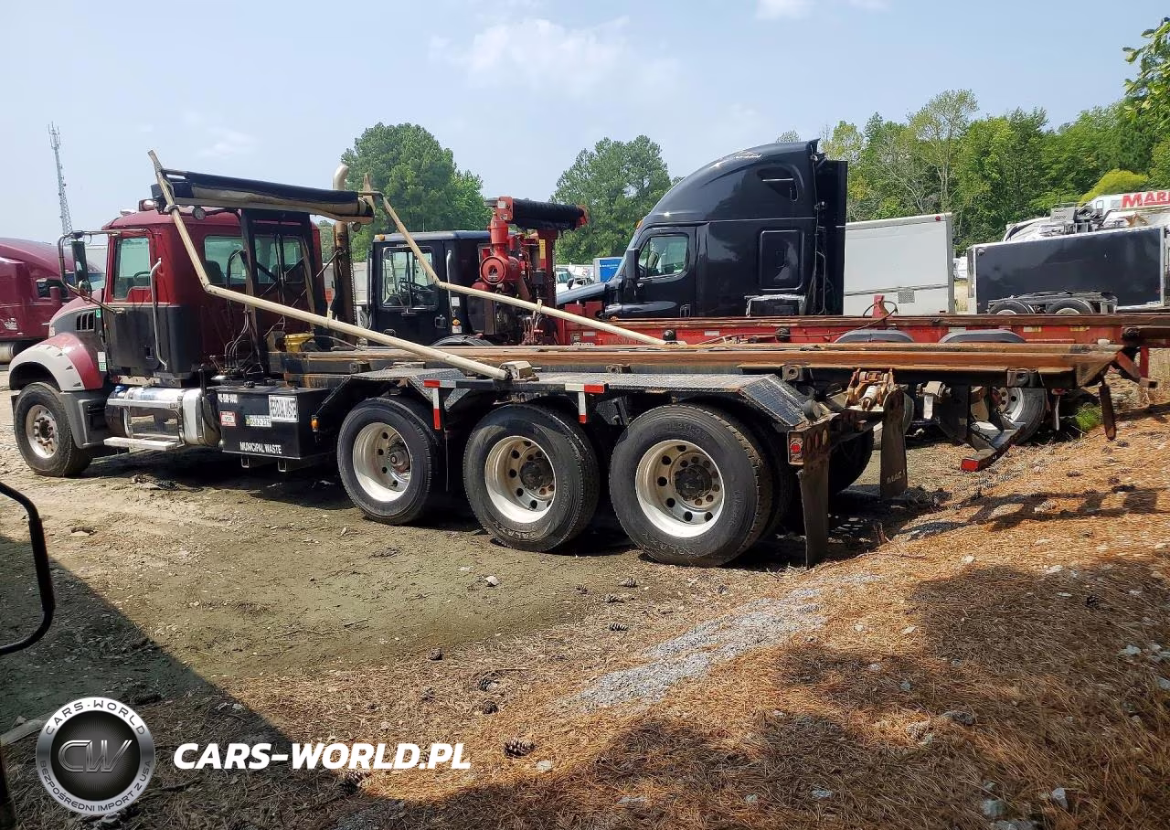 2012 Mack Gu713 Roll-Off Container Truck VIN:1M2AX09C0CM011781 - 2