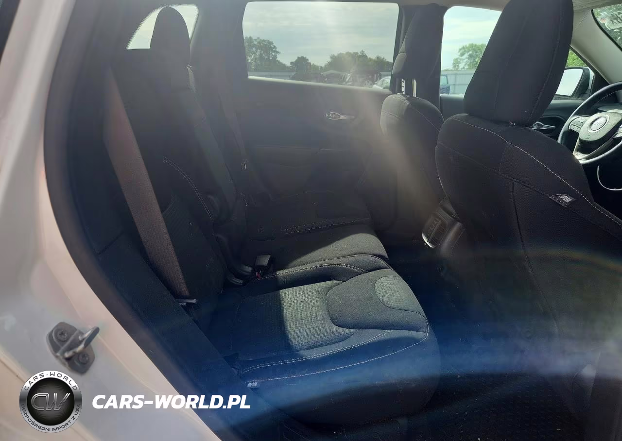 2016 Jeep Cherokee Latitude VIN:1C4PJLCB6GW201290 - 11