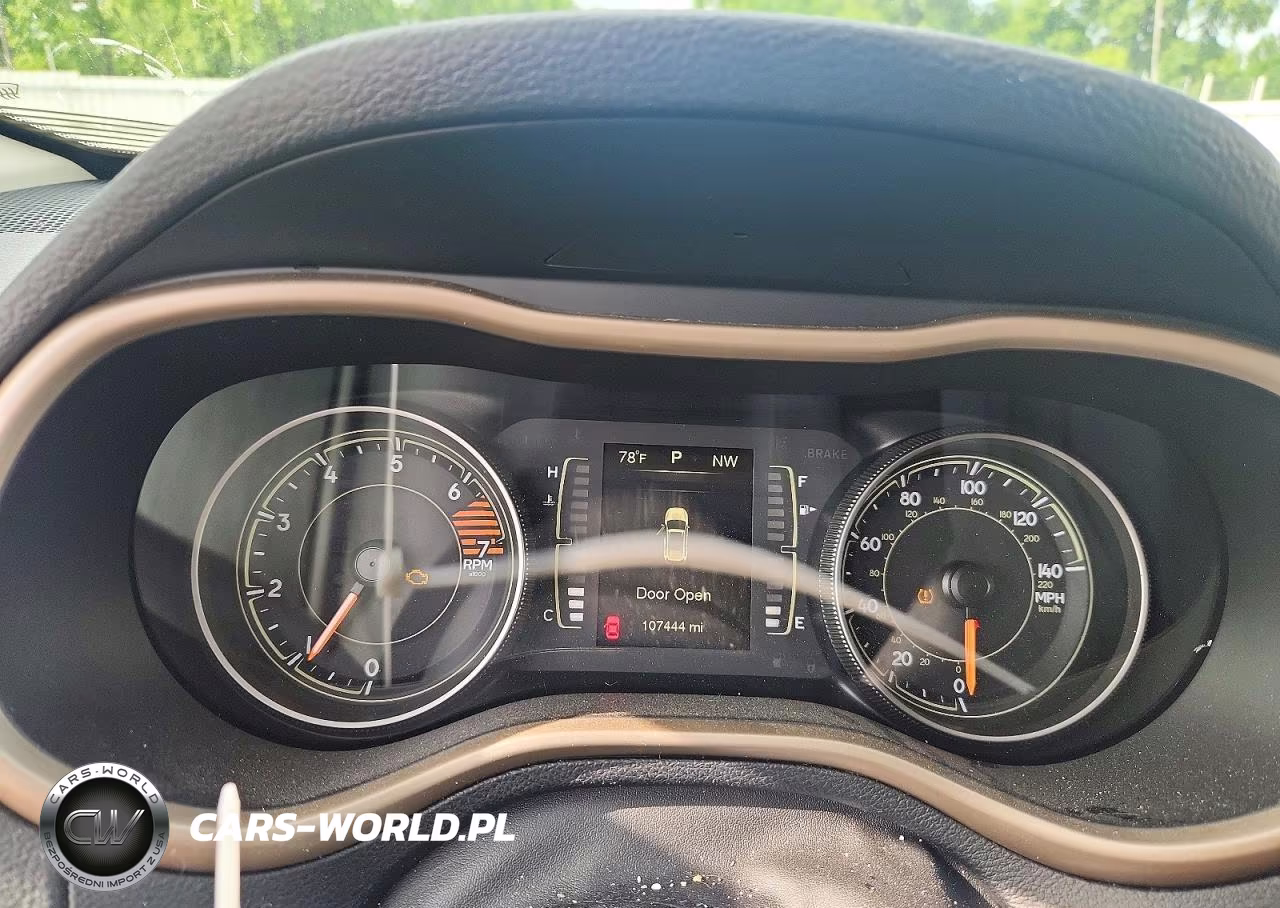 2016 Jeep Cherokee Latitude VIN:1C4PJLCB6GW201290 - 9