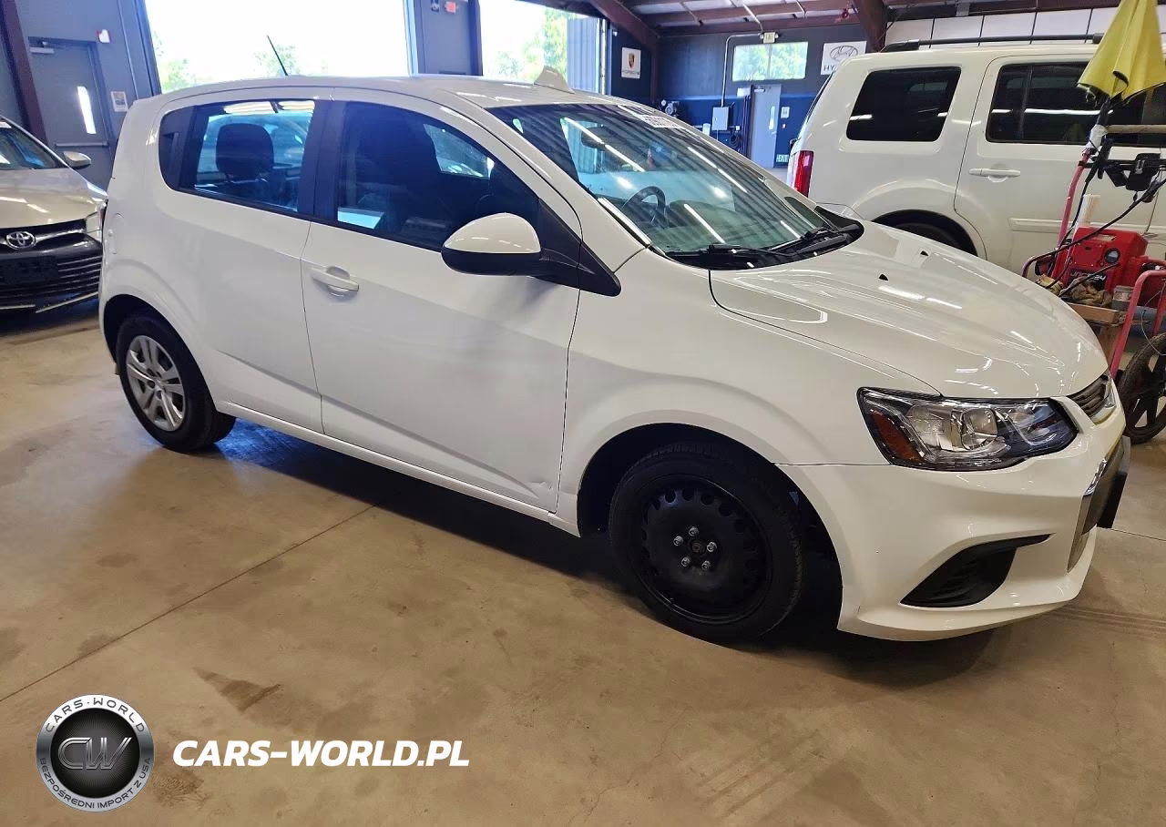 2018 Chevrolet Sonic VIN:1G1JG6SH7J4132925 - 4