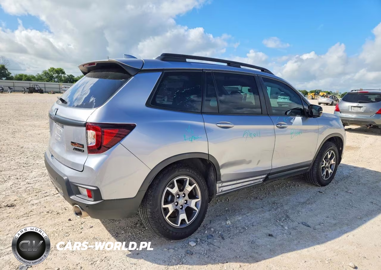 2023 Honda Passport Trail Sport VIN:5FNYF8H65PB028820 - 3
