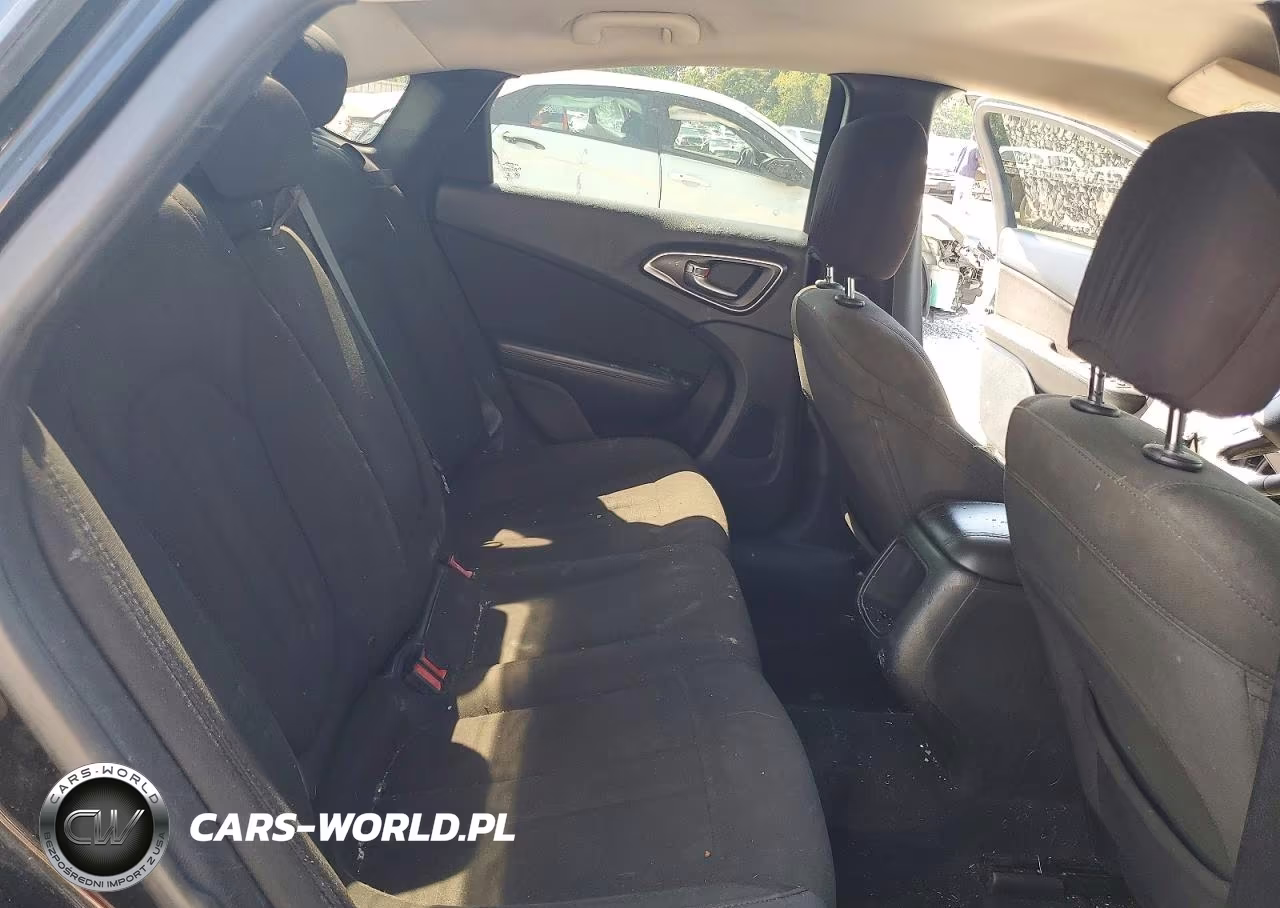 2015 Chrysler 200 Limited VIN:1C3CCCAB9FN688375 - 10