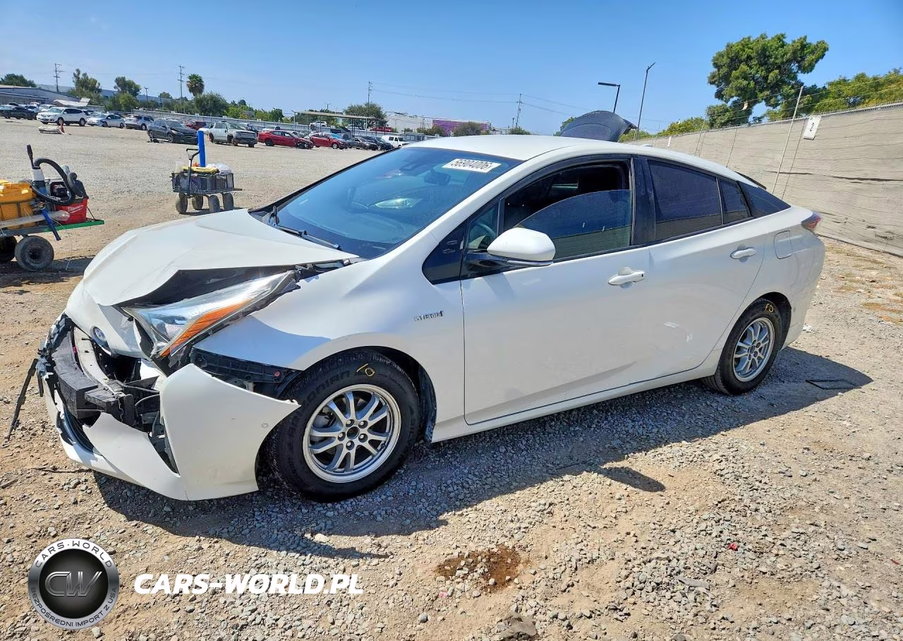 2018 Toyota Prius Two – zdjęcie 1 z 12