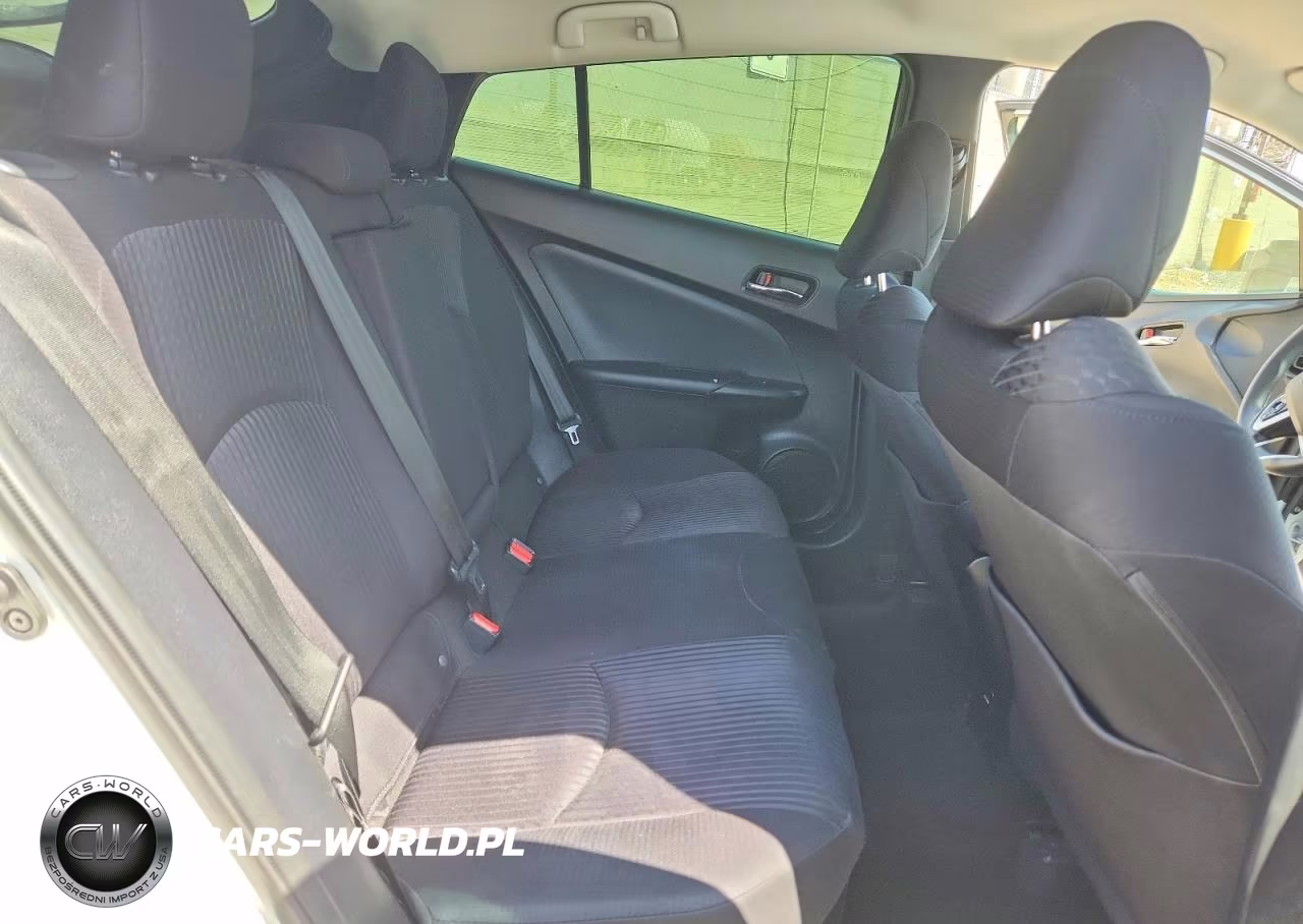 2018 Toyota Prius Two VIN:JTDKBRFU7J3073139 - 10